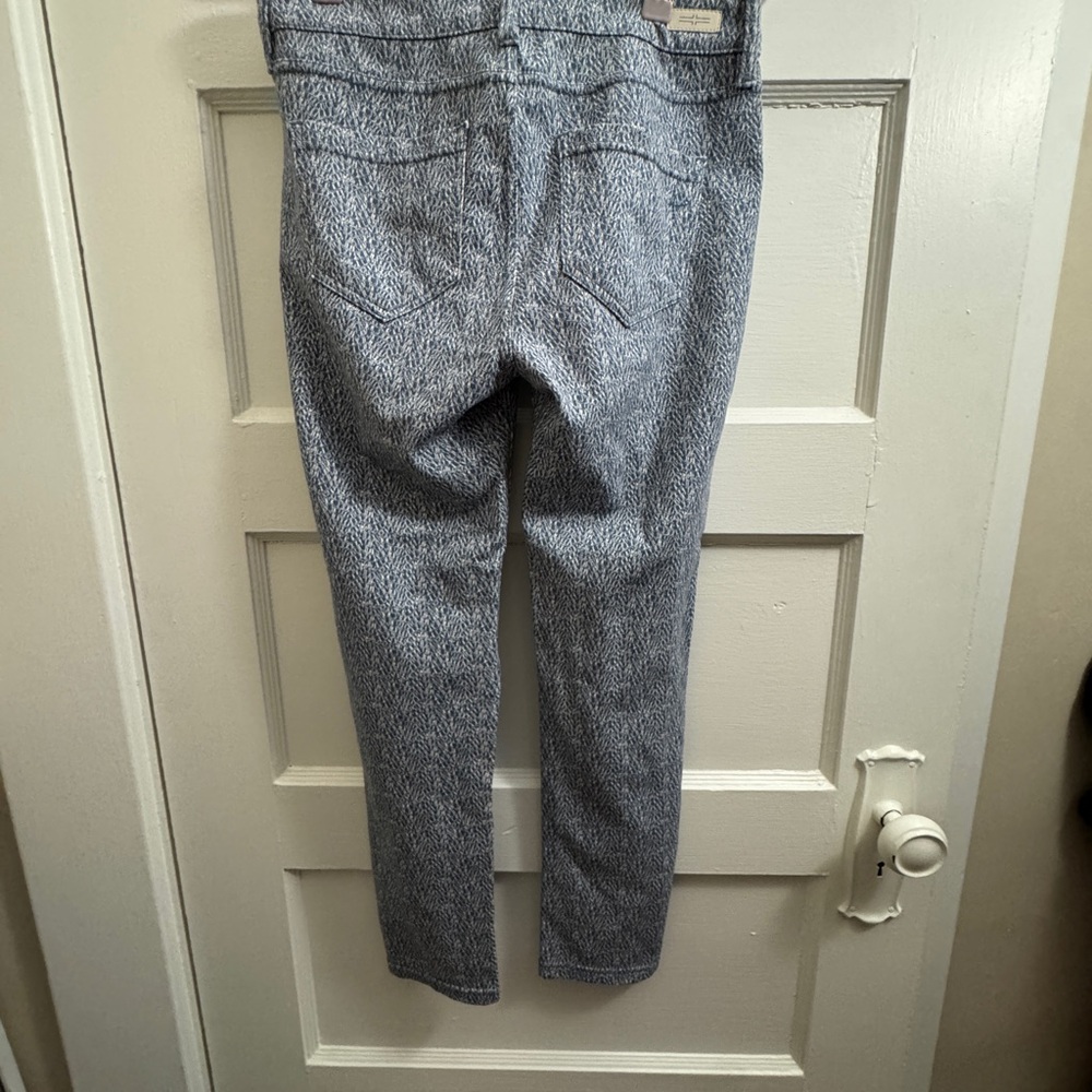 ⭐️Liverpool Jeans Company blue patterned pants - Picture 2 of 6